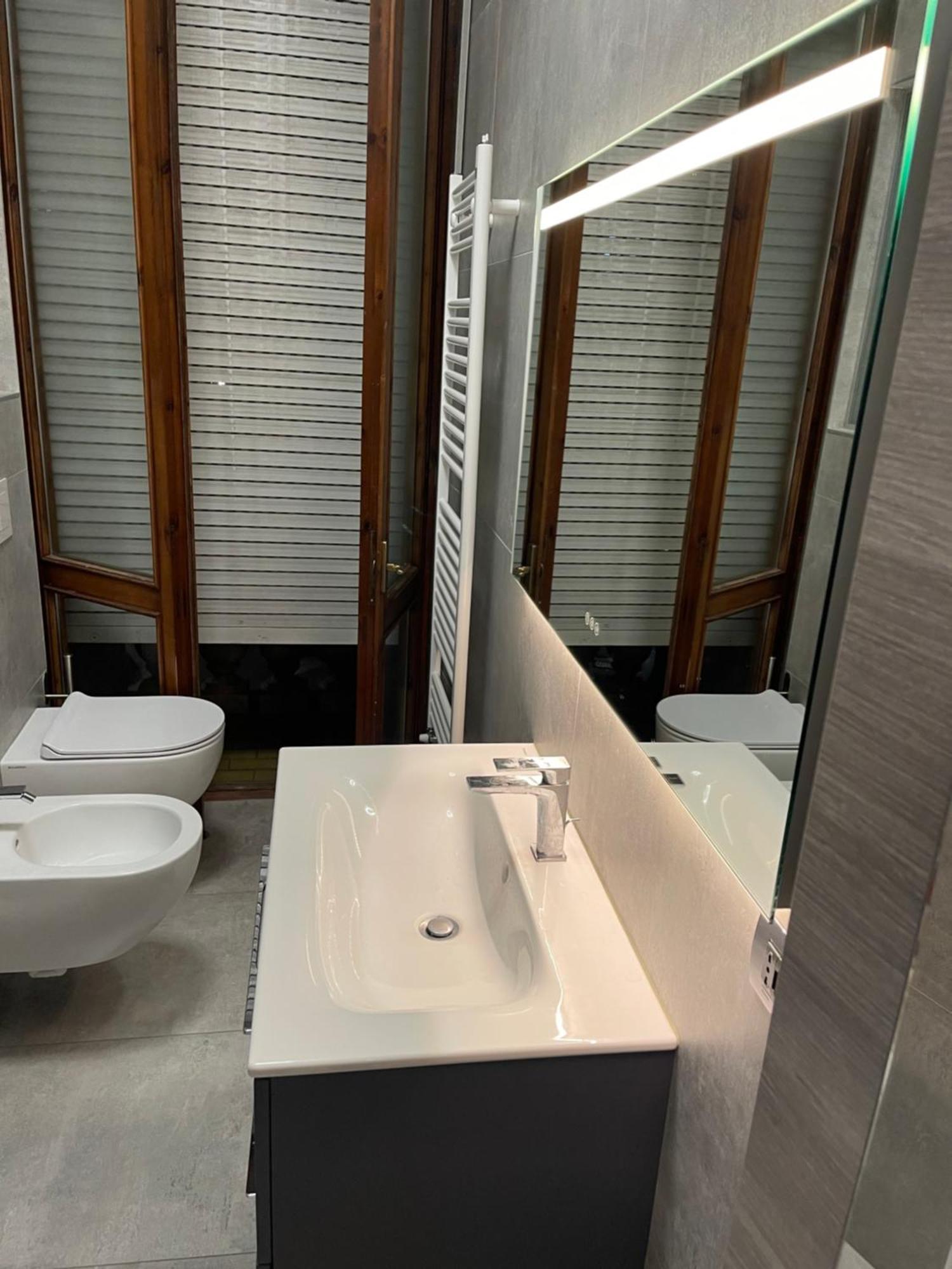 Bilocale Zona Navigli Apartment Милано Екстериор снимка