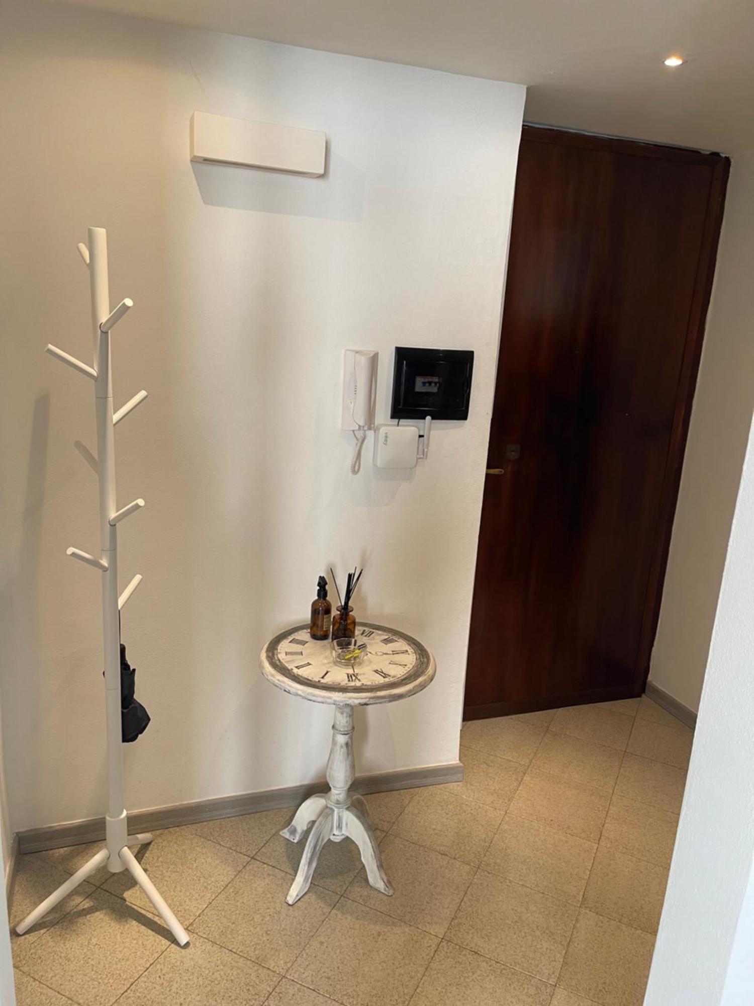 Bilocale Zona Navigli Apartment Милано Екстериор снимка