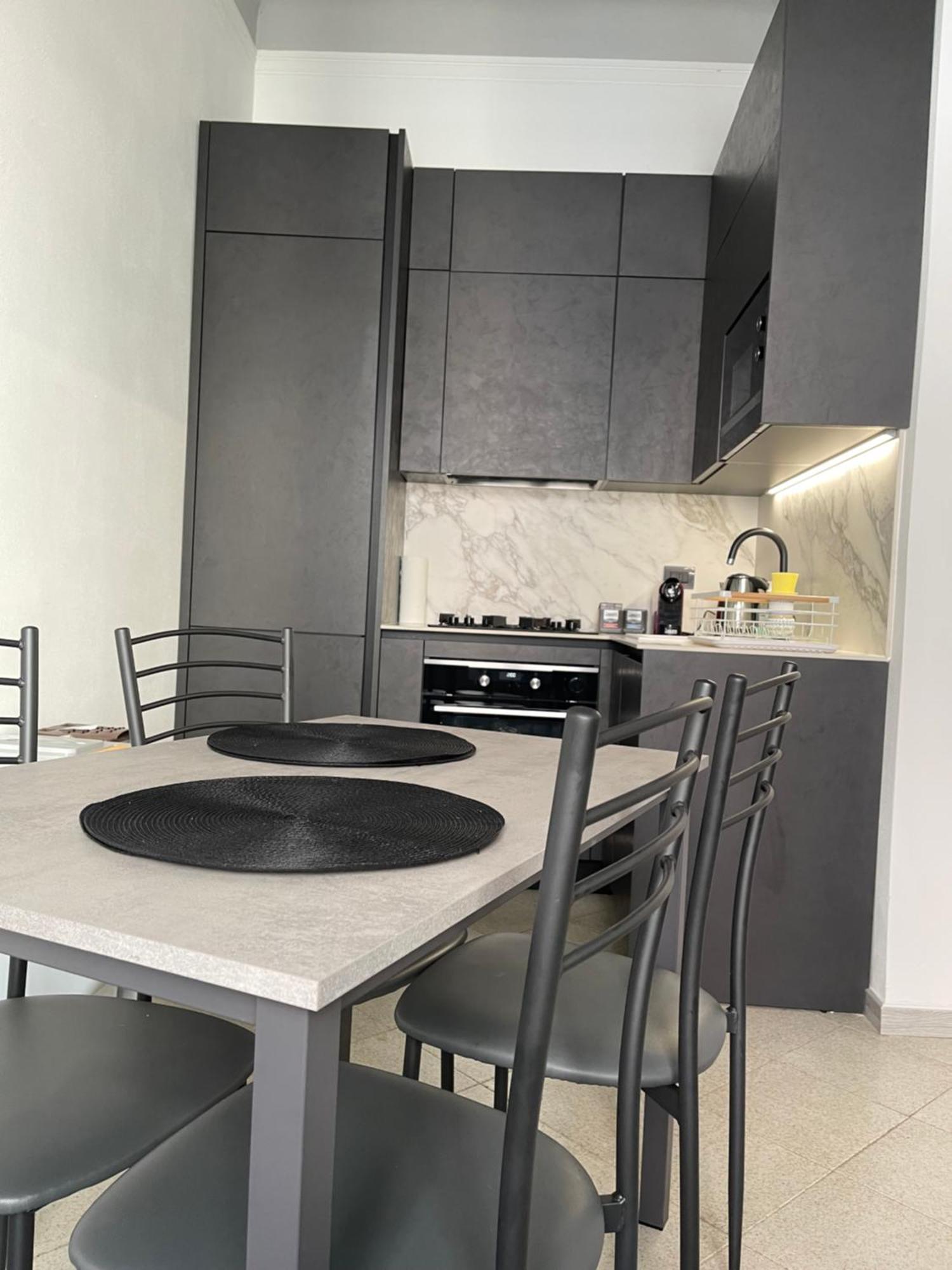 Bilocale Zona Navigli Apartment Милано Екстериор снимка