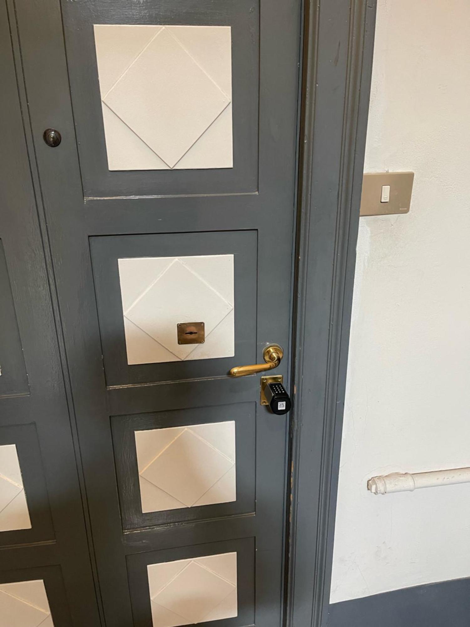 Bilocale Zona Navigli Apartment Милано Екстериор снимка